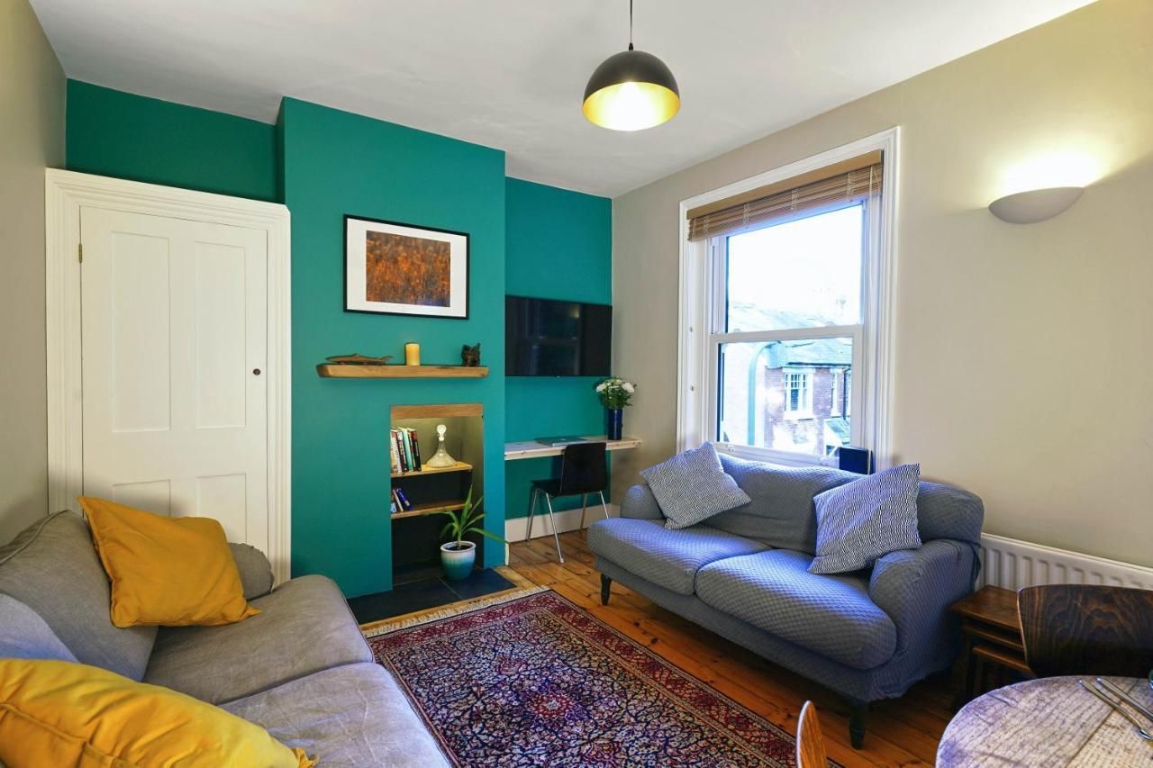 Tastefully Decorated 1-Bed With Free Parking - At Hem Leilighet Winchester Eksteriør bilde